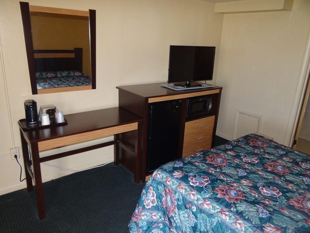 Budget Inn Columbus Lockbourne Exteriér fotografie